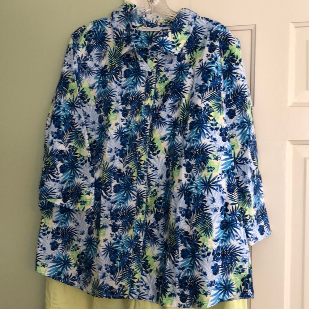 Breckenridge Button Top